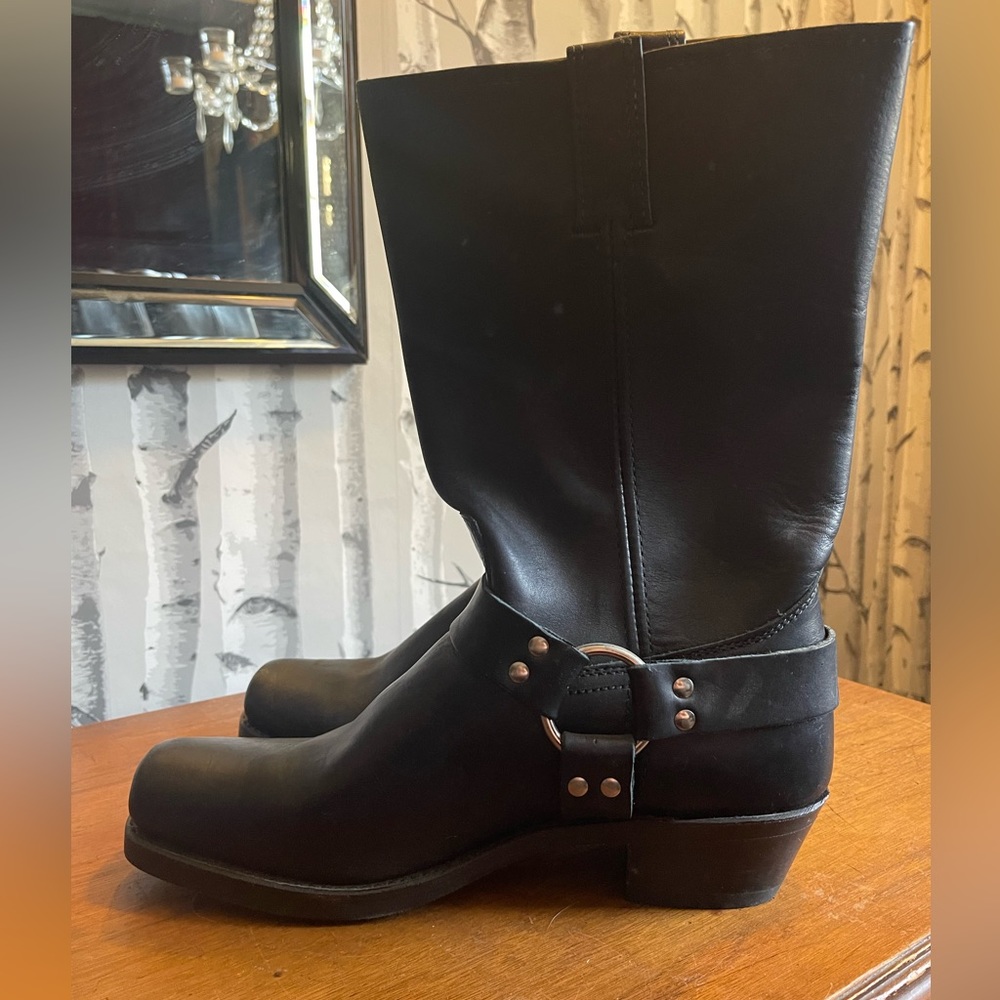 Women’s size 12 Frye Harness Boot - black, like new